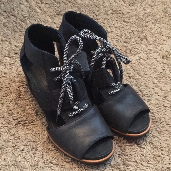 Sorel Shoes - Sorel Joanie Sandal size 8